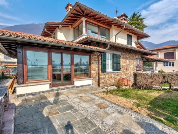CA 10 Villa fronte lago Como (23)