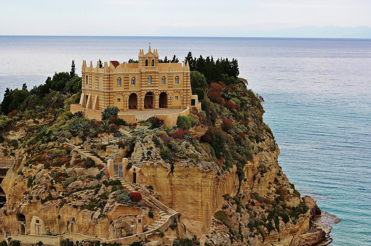 American Buyers Drive Calabria's Property Market: 32.42% of Foreign Sales
