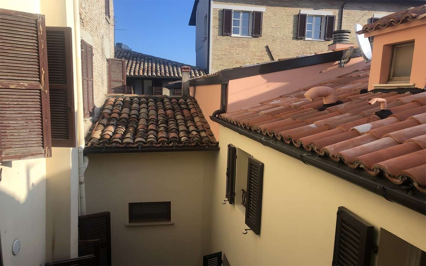 Asunnot 18. vuosisadan rakennushistoriassa Pesarossa