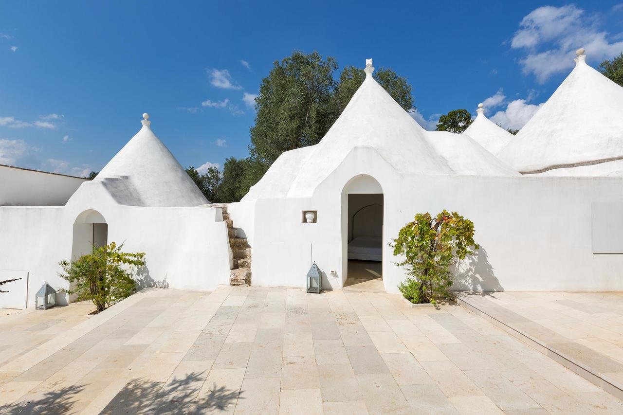 Apulia: authentic properties for sale along the crystalline waters of the Adriatic sea