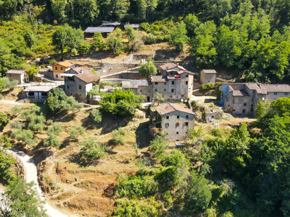 Borgo Storico In Provincia Di Lucca
