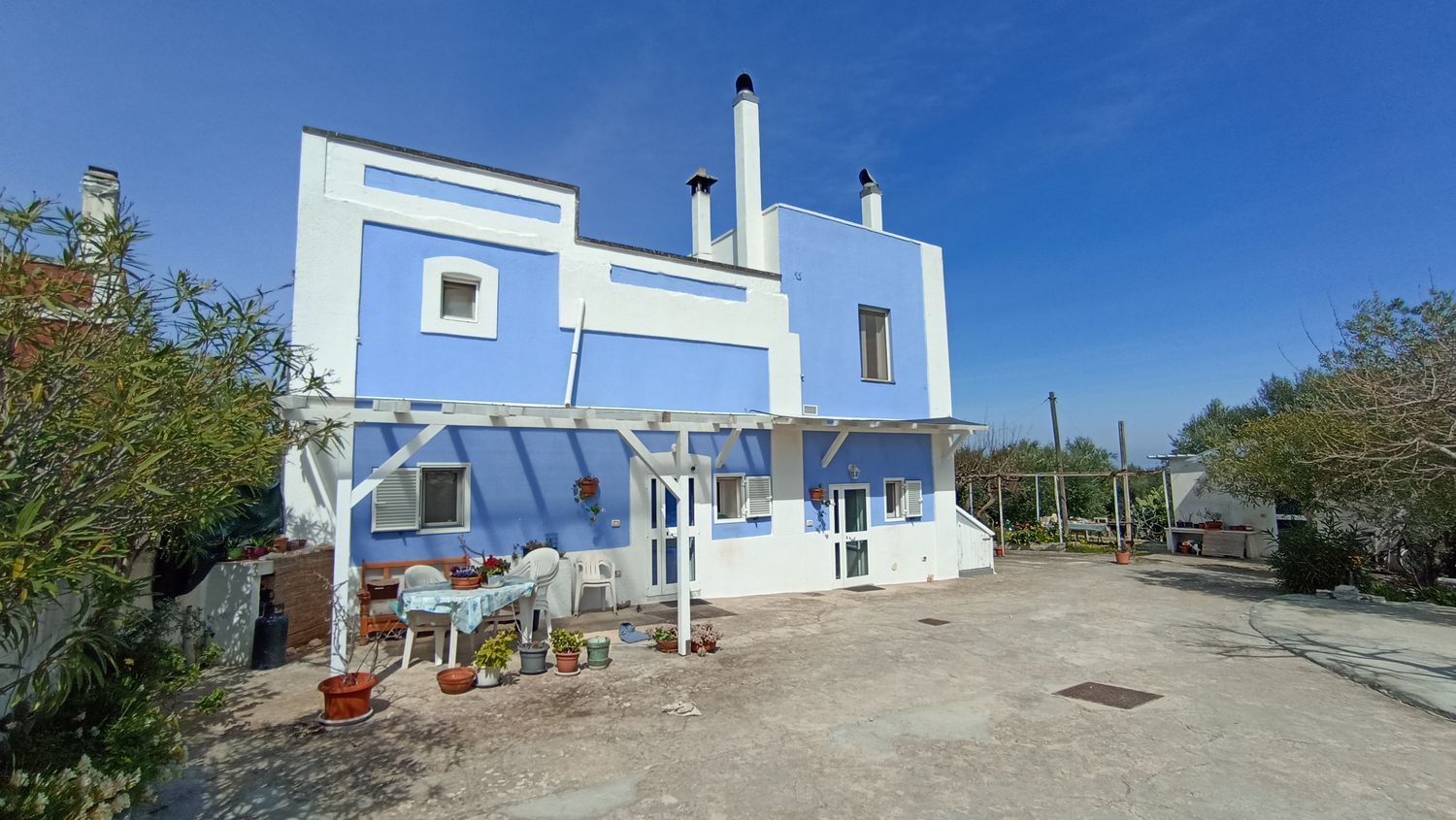 Bondegård med havutsikt i åsene i Fasano, Puglia