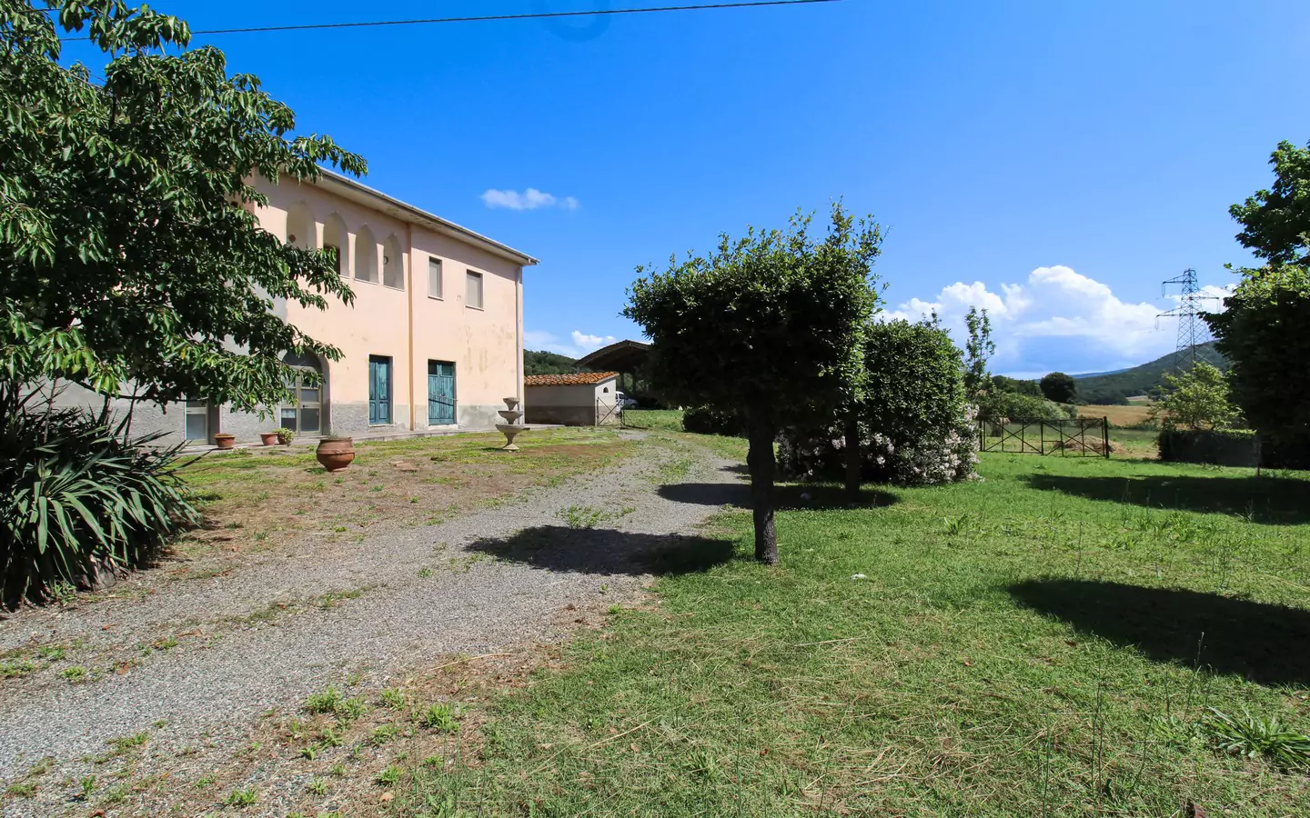 Casolare Da Ristrutturare Con Terreno A Montecatini, Toscana