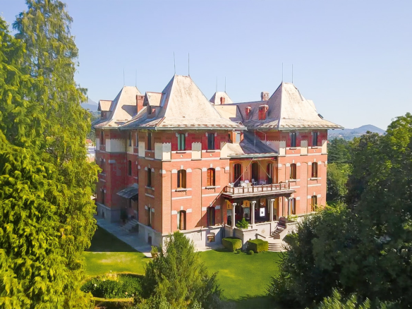 Elegante Villa Dell'800 Tra Le Colline Di Biella