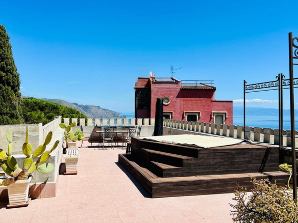 Elegante Art Nouveau villa met tuin