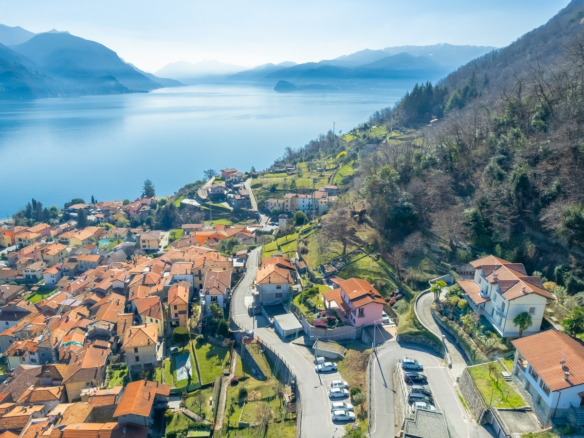 Esclusiva Villa Neoclassica Con Vista Mozzafiato Sul Lago Di Como