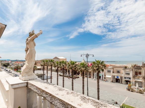 Esclusivo Attico Vista Mare Su Due Livelli A Viareggio