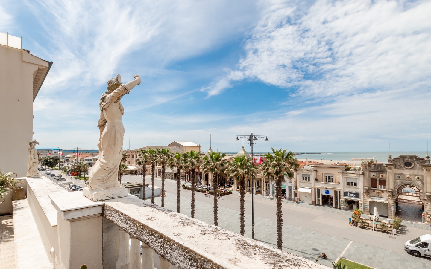 Esclusivo Attico Vista Mare Su Due Livelli A Viareggio