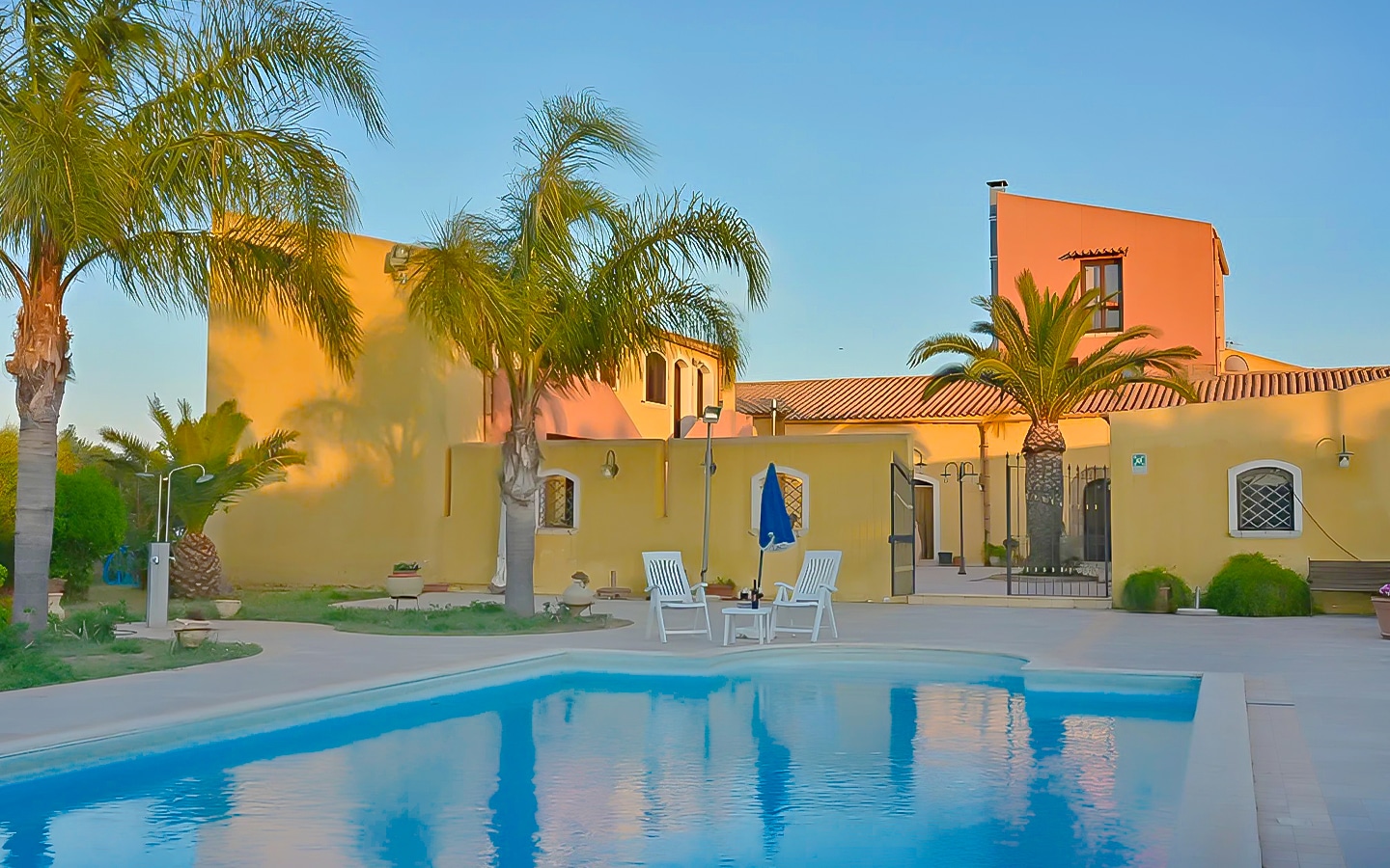 Hotelli, jossa on uima-allas ja puutarha myytävänä Sciaccassa, Sisiliassa