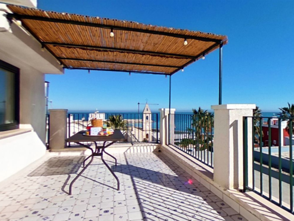 MERAVIGLIOSO ATTICO VISTA MARE