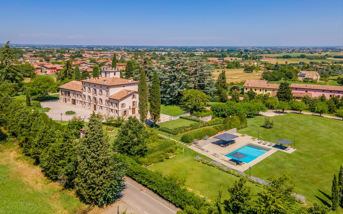 Beautifully Renovated Villa in the Emilian Countryside