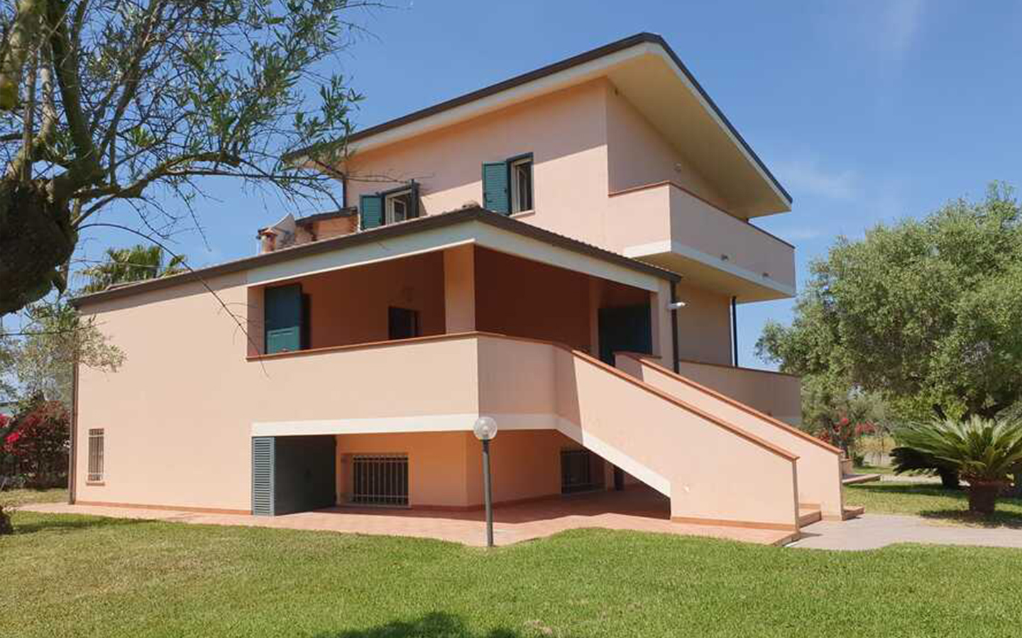 Nuovissima Villa Con Vista Mare E Ampio Terreno A Tropea, Calabria