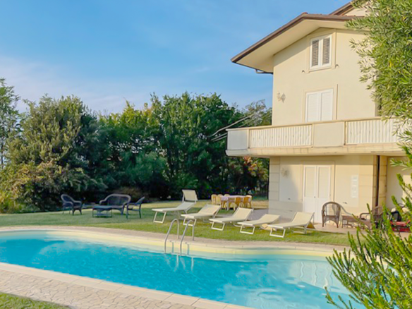 Porzione Di Villa Con Parco