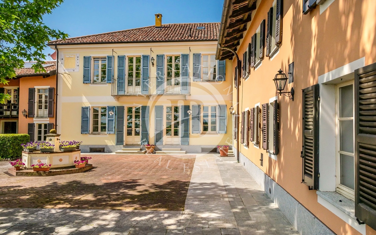 Basseng og innsjø i Monferrato