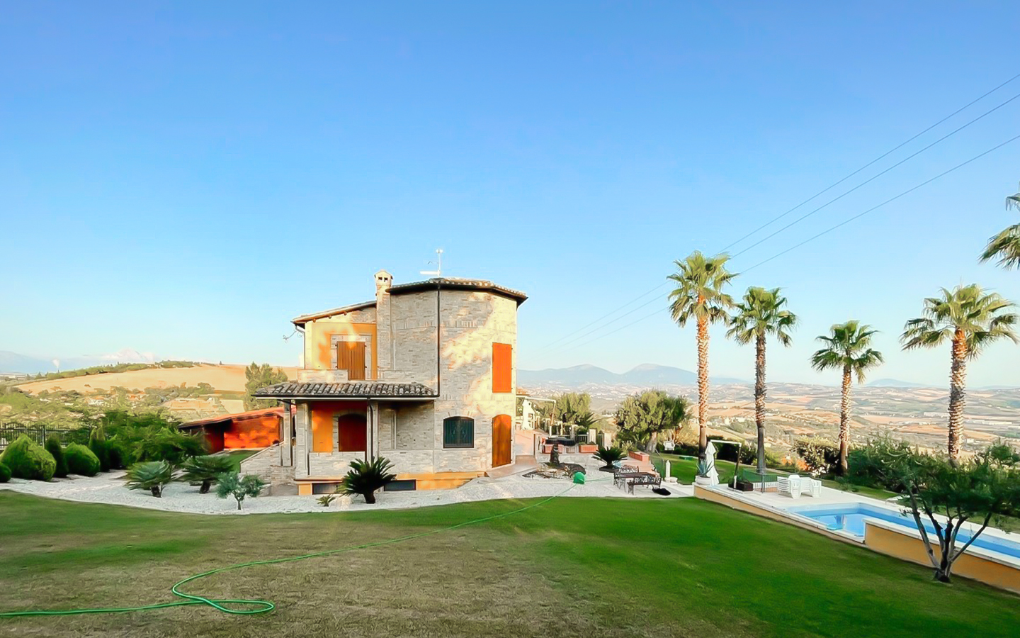Prestigiosa Villa Panoramica Con Piscina Tra Abruzzo E Marche, Morro D’Oro