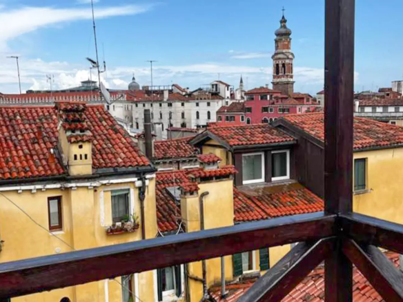 Prestige Wohnung mit Altana und Abstellraum im Herzen von Venedig