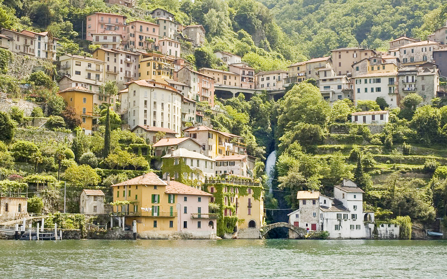 Prestigioso Immobile Commerciale Con Vista Lago