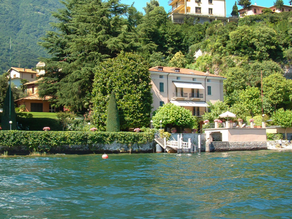 Proprietà Esclusiva Sul Lago Di Como Con Parco Privato