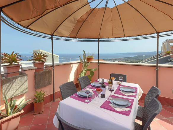 Spazioso Attico Panoramico In Vendita A Taormina