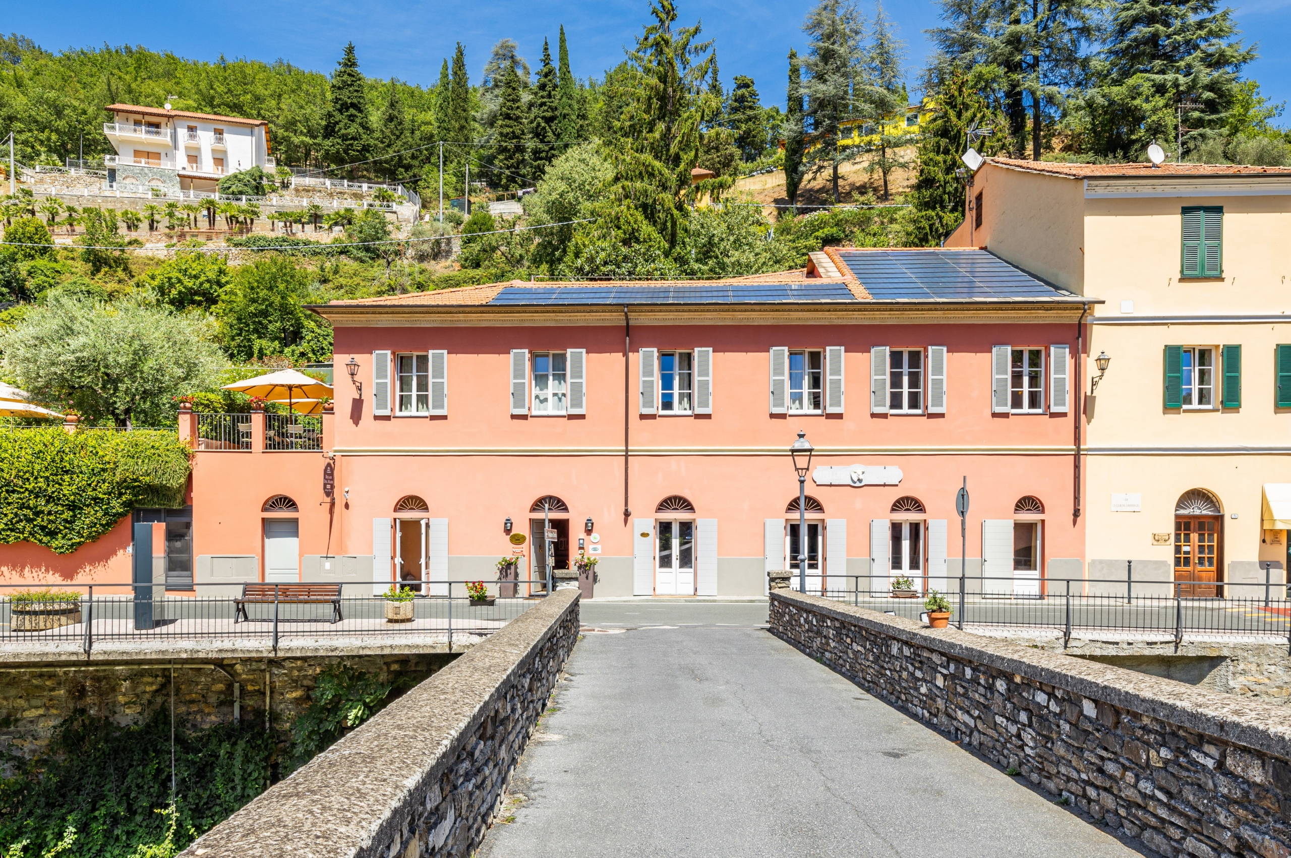Splendida Villa Con Piscina Nell’ Entroterra Ligure A Borgomaro (Im)