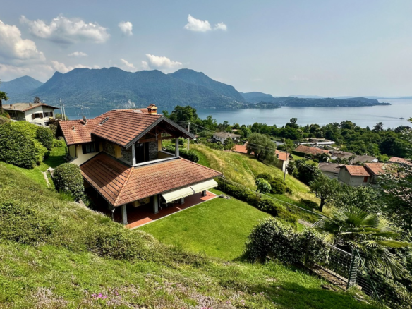 Splendida Villa Con Vista Lago Nella Prima Collina Di Verbania Intra
