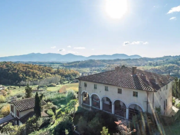 Splendida Villa Del XVI Secolo Con Piscina Tra Le Colline Lucchesi