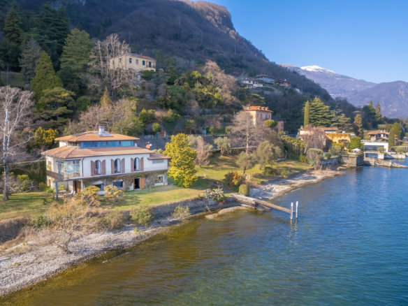 Splendida Villa Di Design Con Accesso Al Lago Alle Porte Di Menaggio