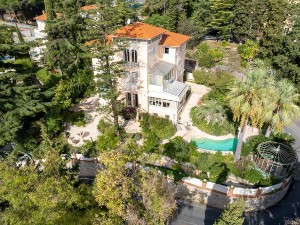Splendida Villa Di Pregio Con Piscina Nel Centro Di Sanremo