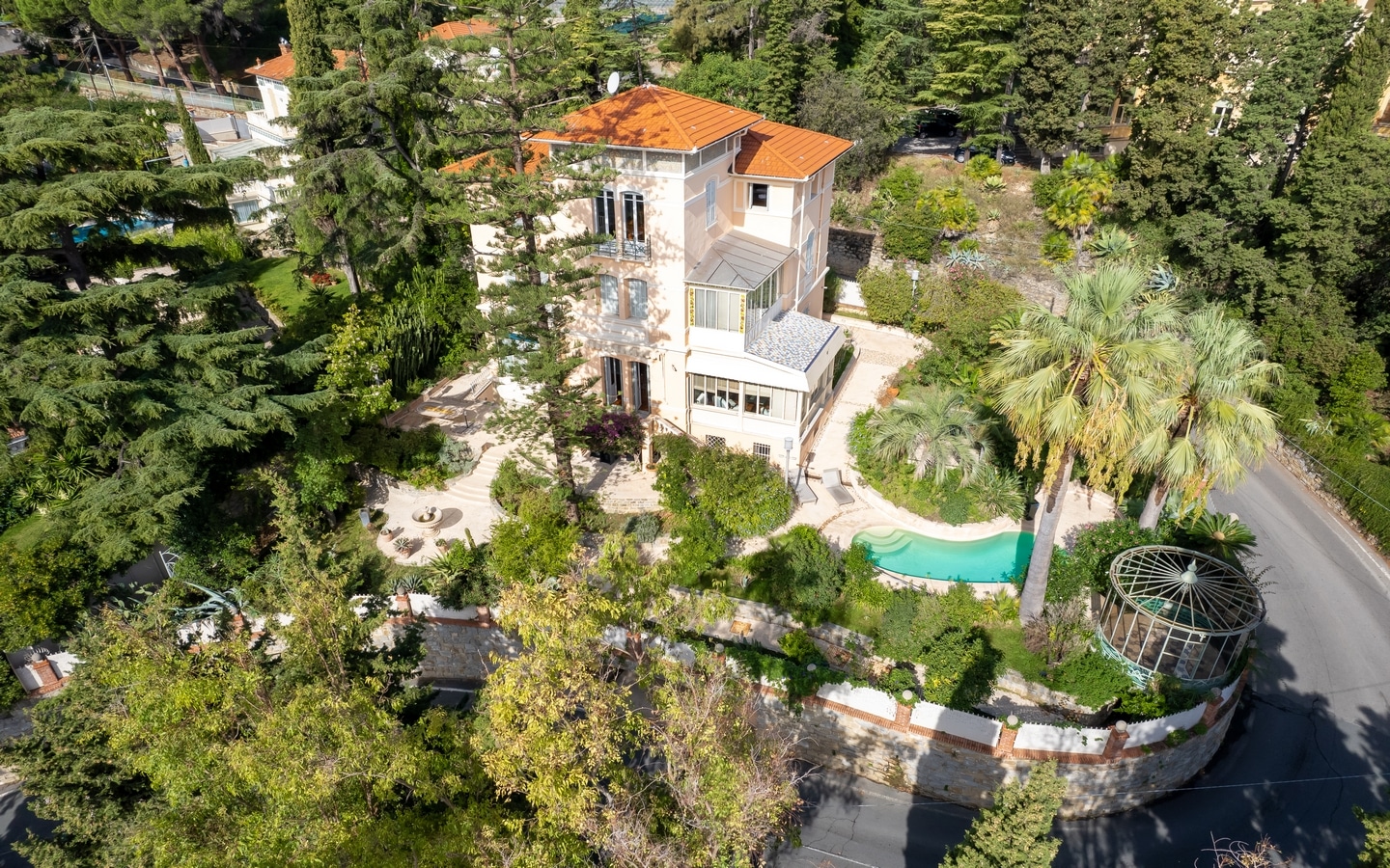 Splendida Villa Di Pregio Con Piscina Nel Centro Di Sanremo