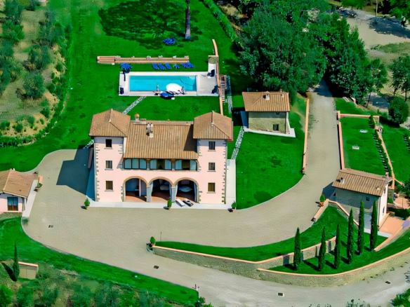 Splendido Casale Con Panorama Mozzafiato A Loro Ciuffenna