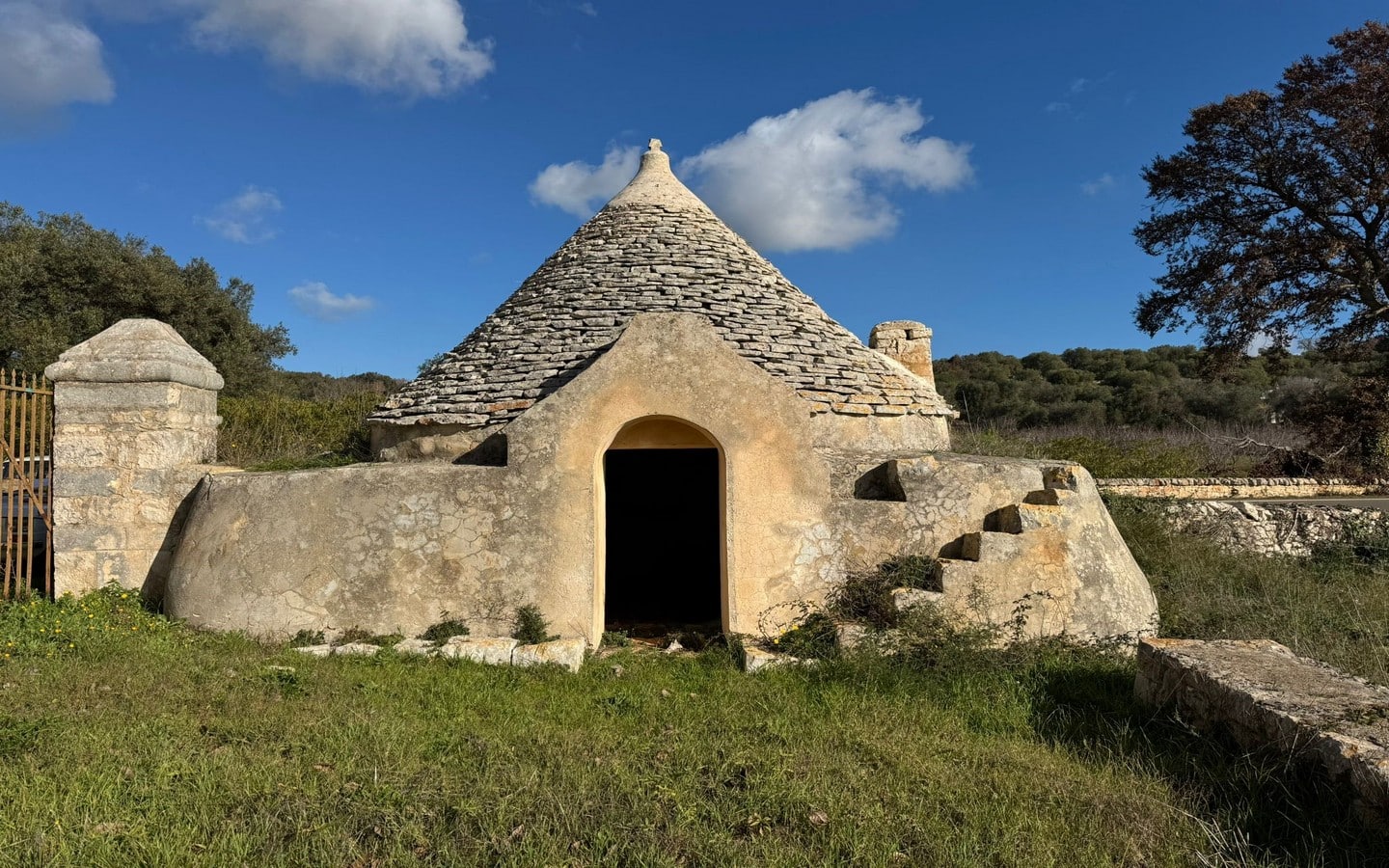 Historisk gårdshus fra 1754 i Ceglie Messapica, Itria-dalen, Brindisi, Apulia