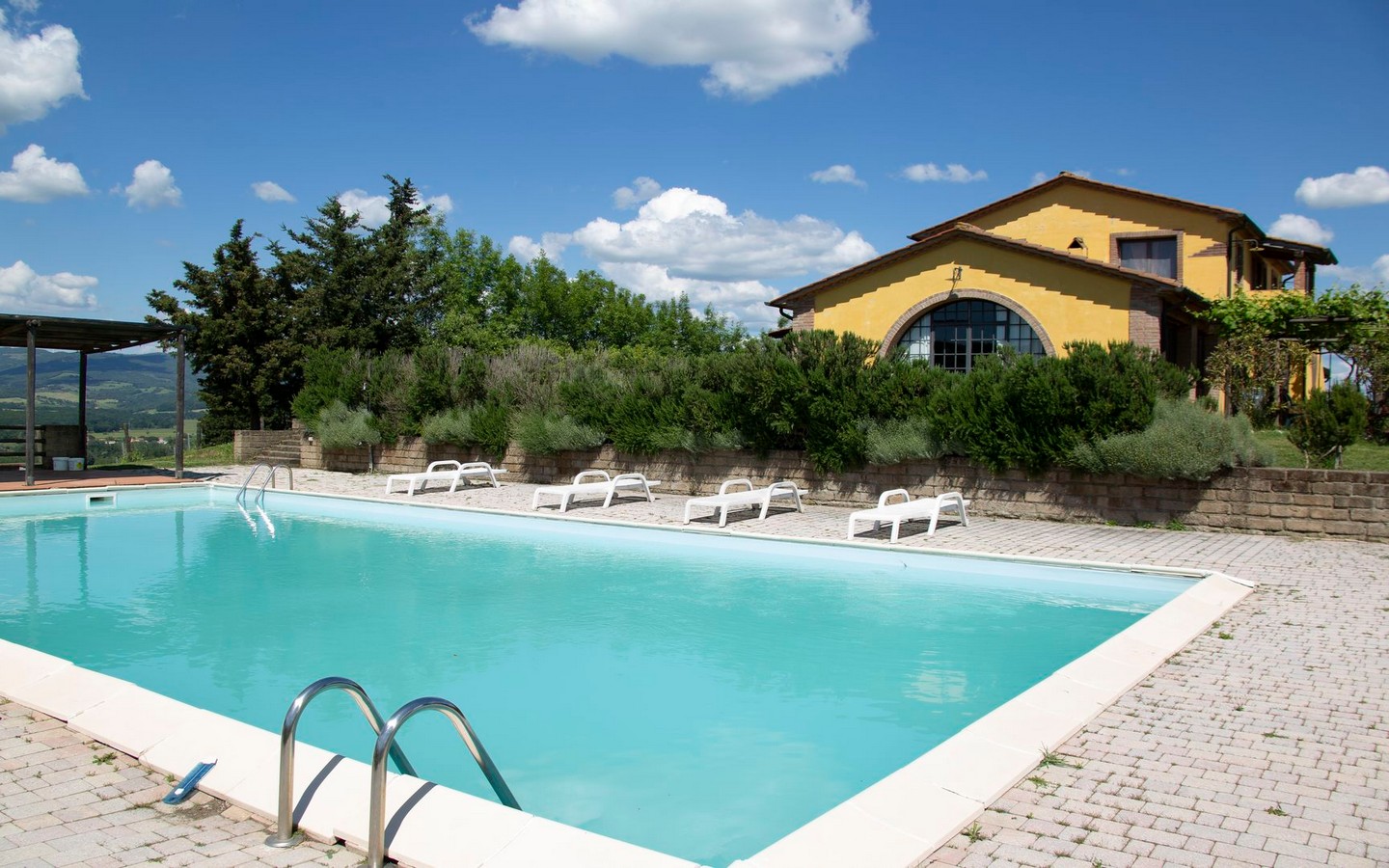 Tipico Casale Toscano Con Panorama Mozzafiato, Solarium E Piscina