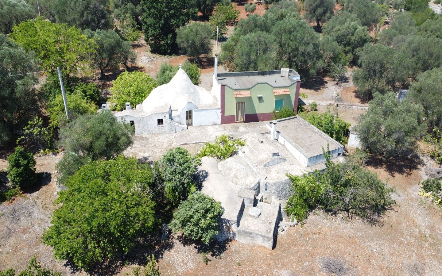 Trulli E Lamie Con Progetto Approvato A Ceglie Messapica, Puglia