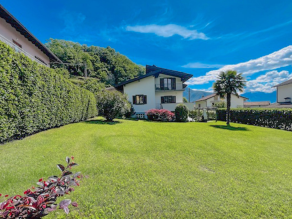 Villa Con Giardino E Vista Lago A Sorico