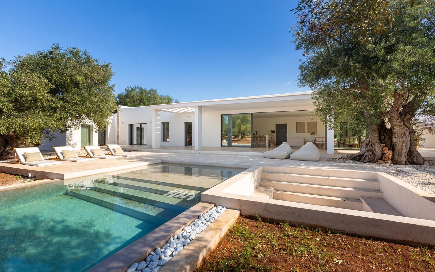 Вилла мечты с бассейном, 2 иждивенцами и фитнес-зоной в Каровиньо, Апулия