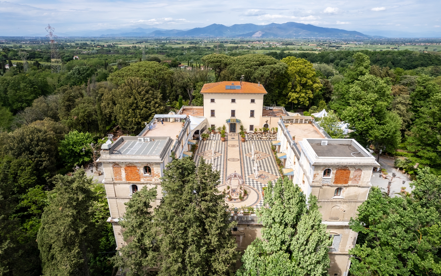 Villa Di Lusso Con Fascino Storico E Comfort Moderno Nella Campagna Toscana