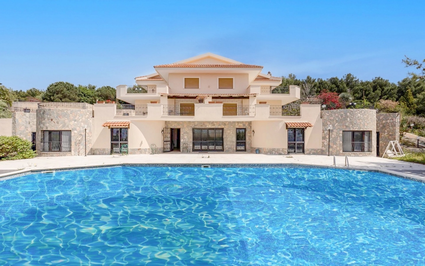 Prestigefyldt villa med panoramaudsigt i Ganzirri, Sicilien