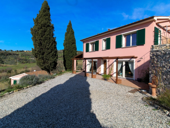 Eksklusiv villa med sjøutsikt