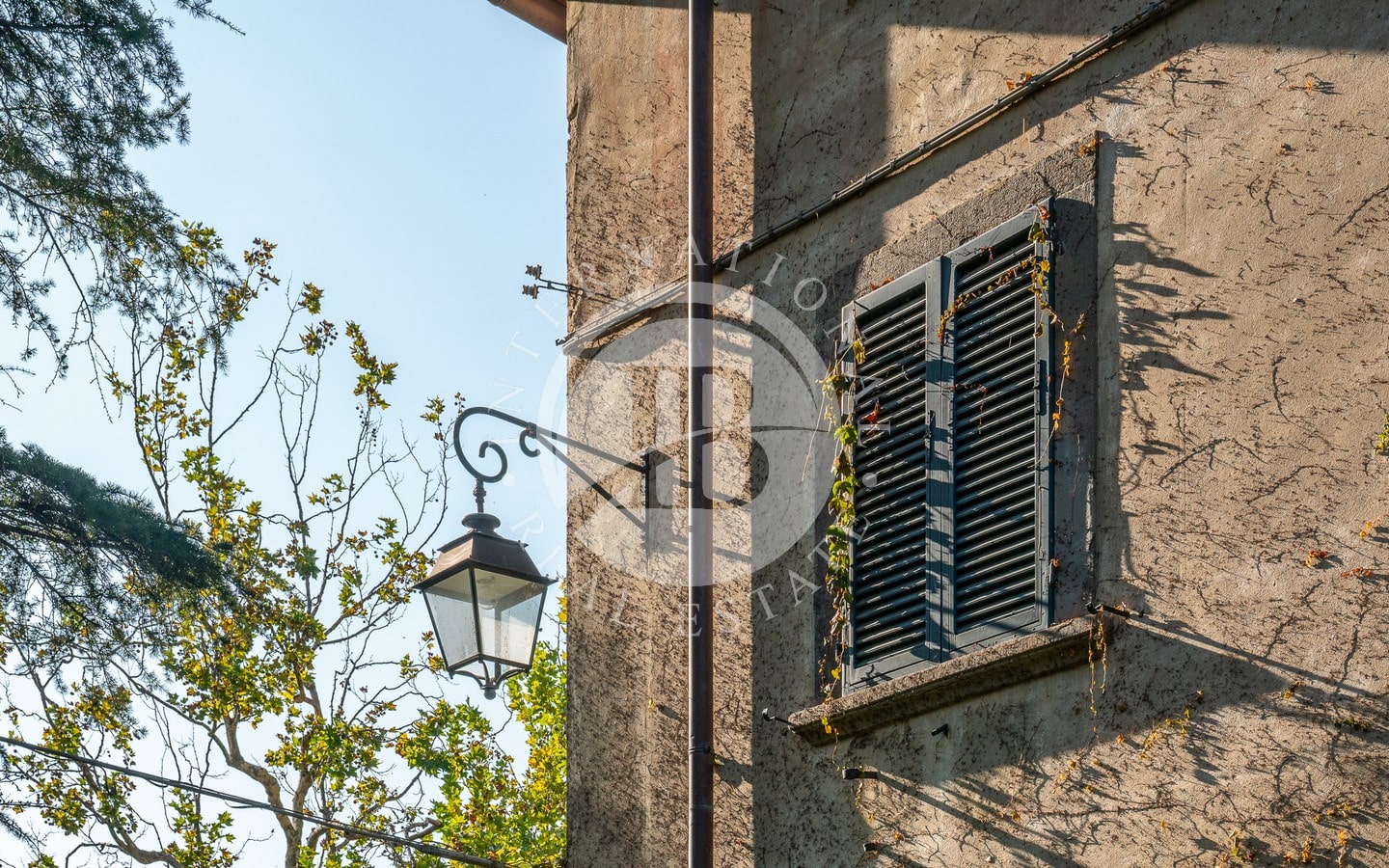 Limonaia E Piscina Ai Piedi Del Castello Di Lari