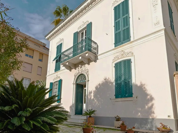 Villa Prestigiosa Dell ‘800 A Pochi Passi Dal Mare Di Porto Maurizio