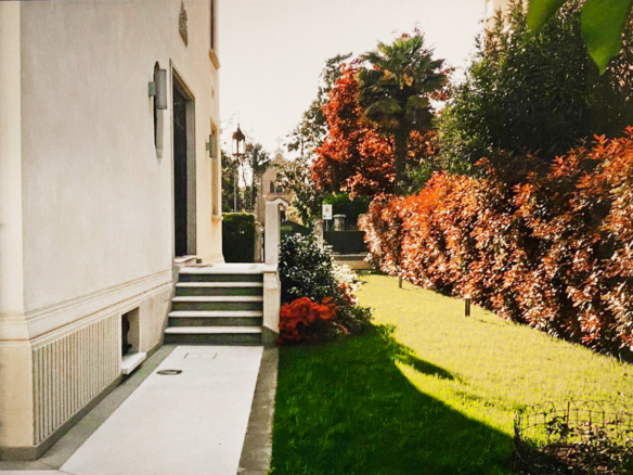 Restauroitu huvila yksityisellä puutarhalla