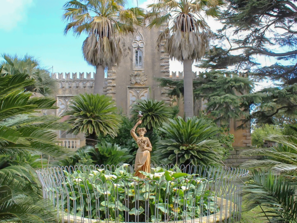 Historisk villa med eklektisk stil og privat park