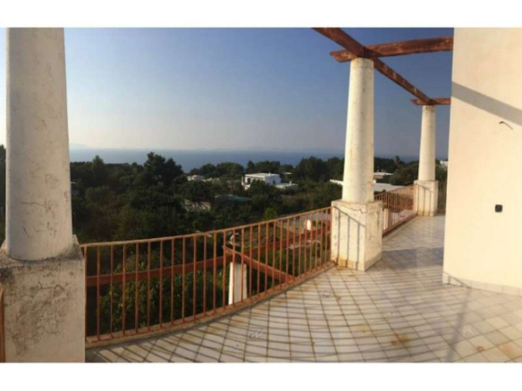 Villa auf drei Etagen mit Panoramablick