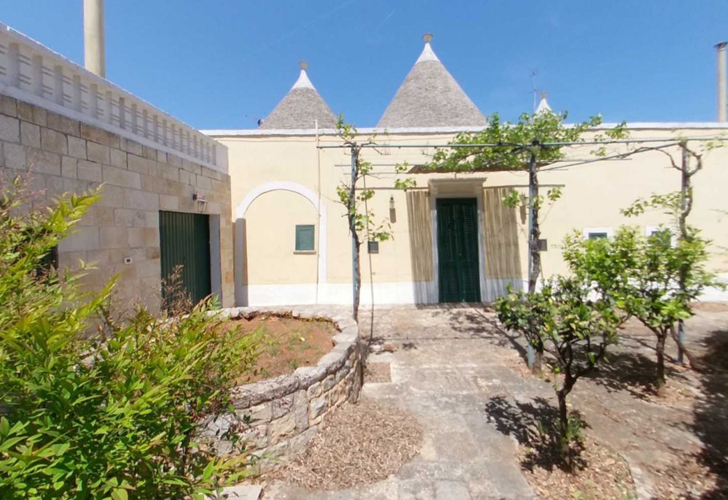 Villa Tipica Con Trulli, Laureto, Puglia