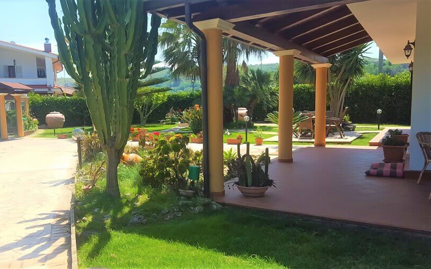 Villa Unifamiliare Con Giardino In Zona Collinare A Tropea, Calabria