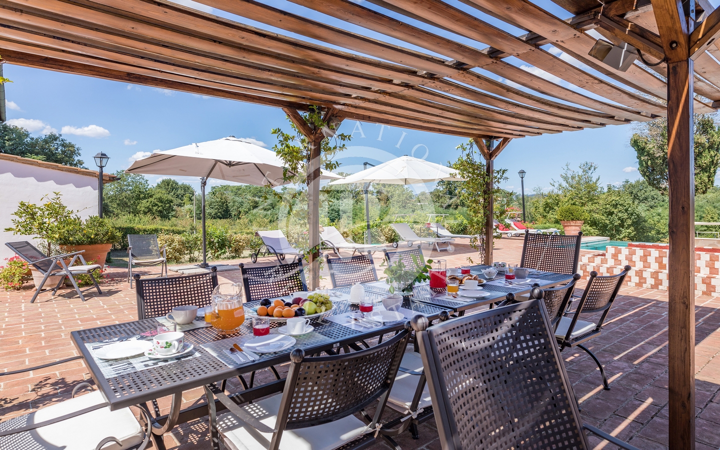 Campo da Tennis e Ampio Parco nella Campagna Toscana