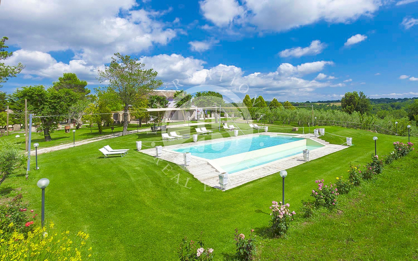 piscina e laghetto a Pitigliano