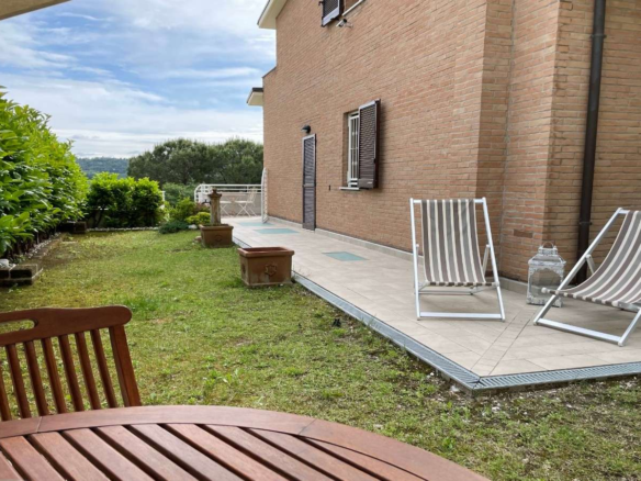 Villetta Di Lusso Con Vista Panoramica A Trebbantico