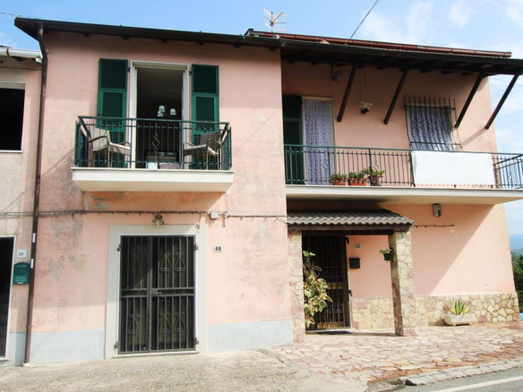 Appartamento Con Giardino A Beverino (Sp)