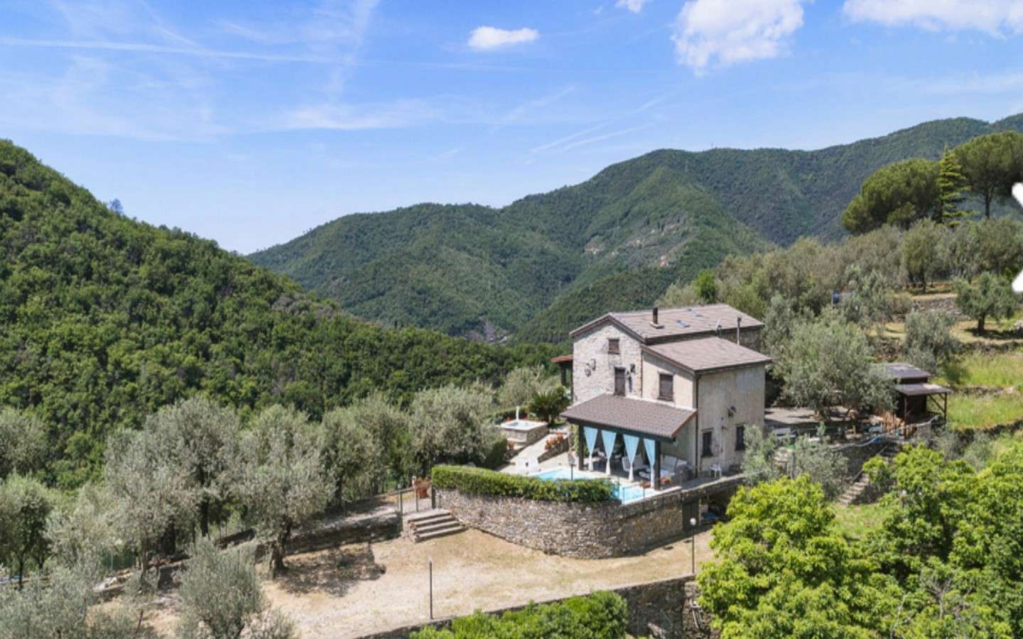 Elegante Villa Con Piscina Nell’Entroterra Recchese – Avegno